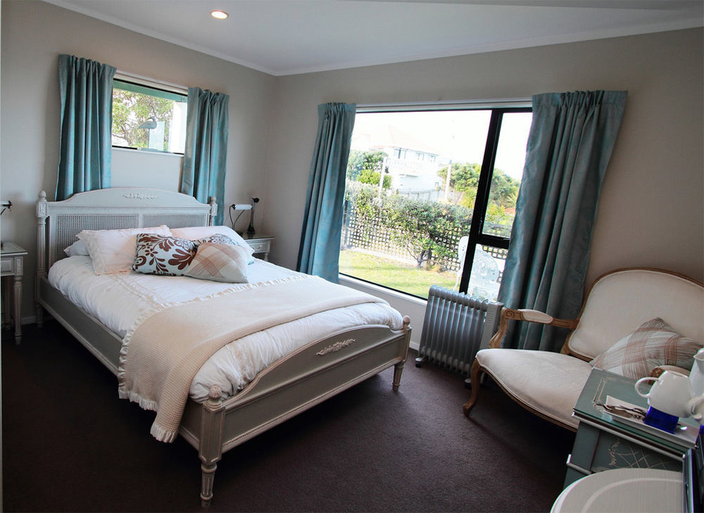 Pacific View Bed And Breakfast Уелингтън Екстериор снимка