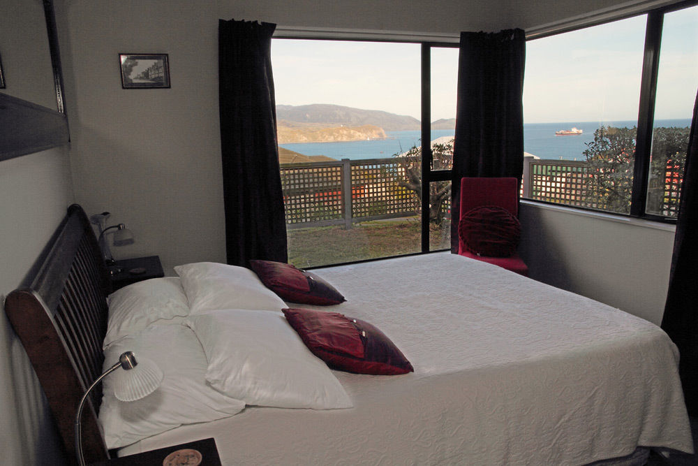 Pacific View Bed And Breakfast Уелингтън Екстериор снимка